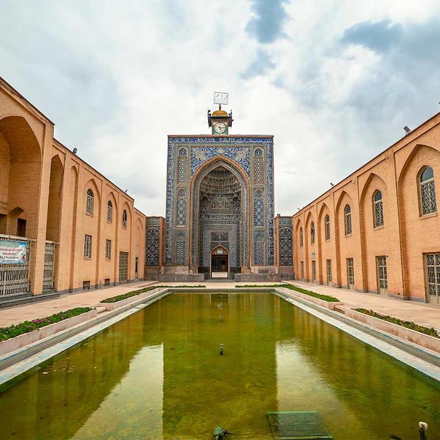 بلیط هواپیما چارتر پرواز ماهان ایر از تهران به سیرجان