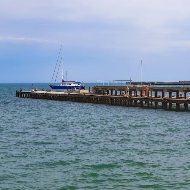 خرید ارزان ترین بلیط هواپیما چارتر پرواز قشم ایر از تهران به ماهشهر