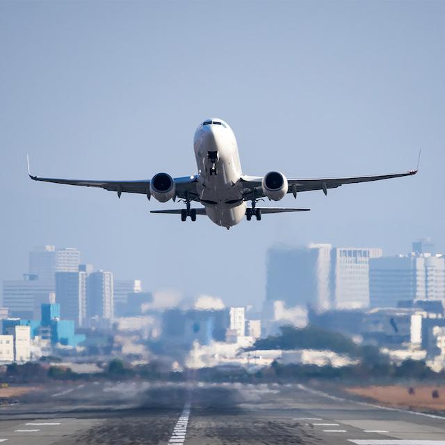 پرواز سیستمی قشم ایر از تهران به ماهشهر بهتر است یا چارتری؟